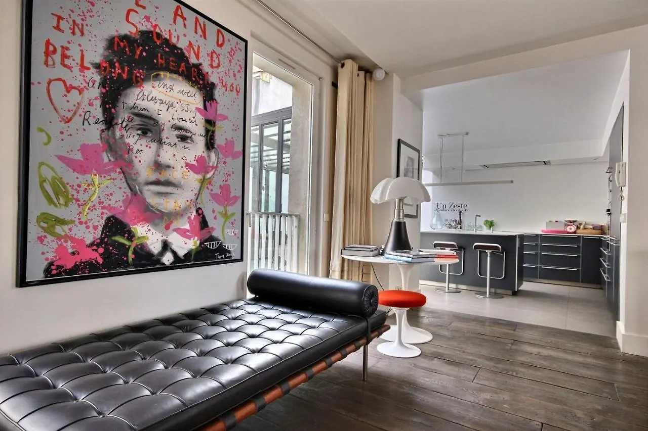 502254 - Spacious Duplex Apartment For 12 People Near Les Halles Paris